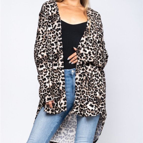Cozy Animal Print cardigan with hoodie and pockets - Picture 4 of 7